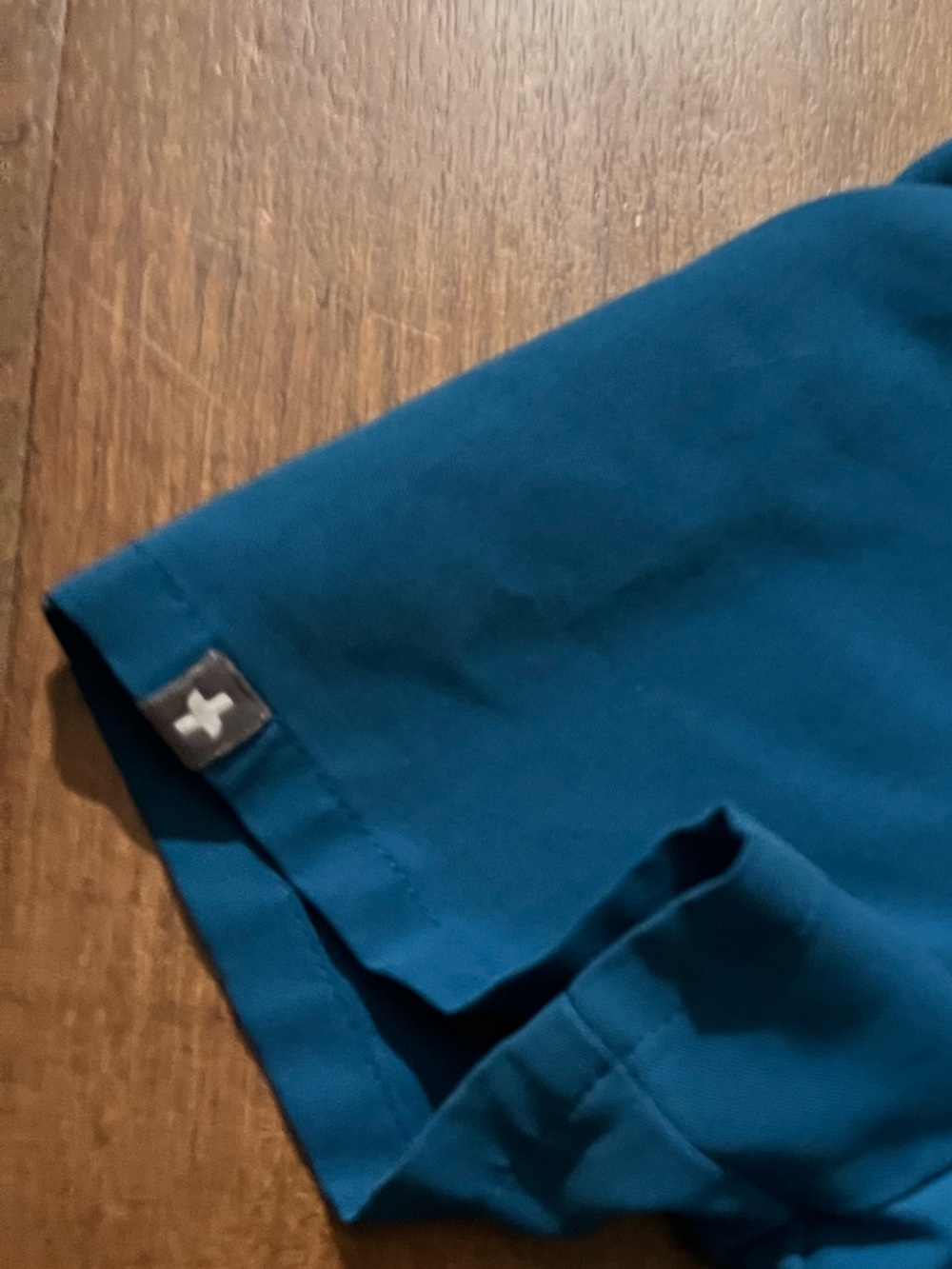 Figs V-Neck Scrub Top Blue size small technical collection - Picture 4 of 5